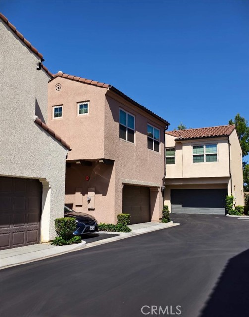 129 Excursion, Irvine CA: https://media.crmls.org/medias/745f6eb2-e19e-4992-a31f-4804e16790a6.jpg