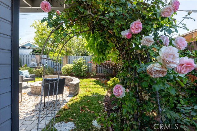 2054 Pattiz Avenue, Long Beach CA: https://media.crmls.org/medias/7460054a-bc92-47e6-ba1a-d82ba9d709d6.jpg