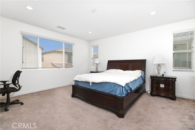 Detail Gallery Image 21 of 38 For 2941 E Travertine St, Ontario,  CA 91762 - 5 Beds | 4 Baths