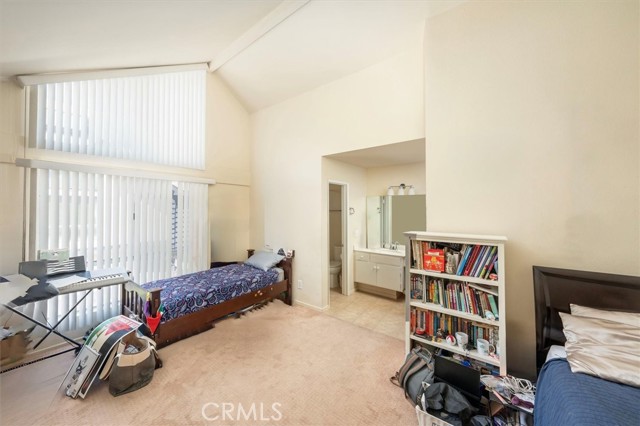 Detail Gallery Image 18 of 25 For 5461 Newcastle Ave #8,  Encino,  CA 91316 - 2 Beds | 2/1 Baths