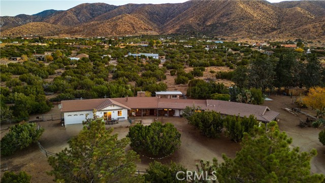 Detail Gallery Image 5 of 60 For 10820 Cima Mesa Rd, Littlerock,  CA 93543 - 4 Beds | 4 Baths