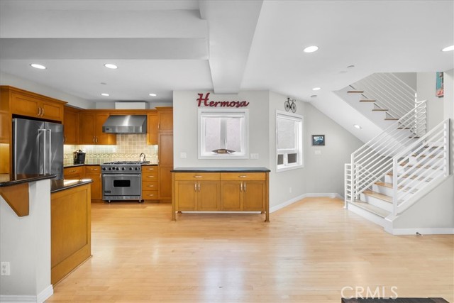 302 Hermosa Ave, Hermosa Beach, California 90254, 3 Bedrooms Bedrooms, ,2 BathroomsBathrooms,Residential,Sold,Hermosa Ave,SB22170043