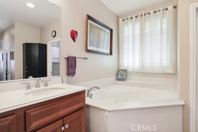 Detail Gallery Image 16 of 53 For 1556 Bloomington, Beaumont,  CA 92223 - 3 Beds | 2 Baths