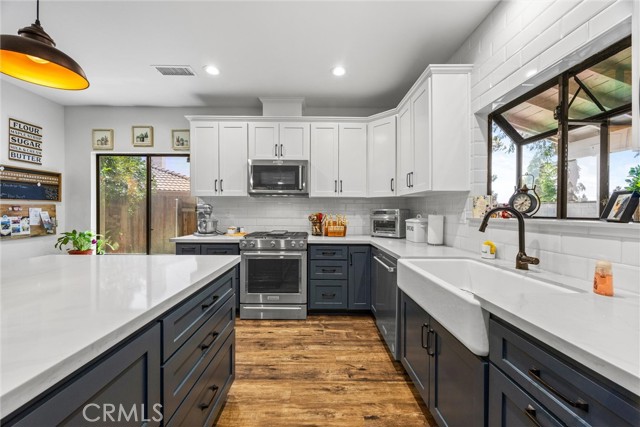 4913 Zapato Place, Bakersfield CA: https://media.crmls.org/medias/74632718-19ae-4eb5-8863-8c5fb588f85e.jpg