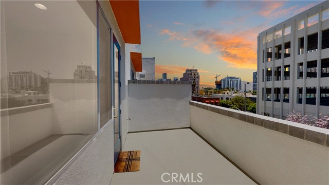 Detail Gallery Image 36 of 38 For 359 E Broadway, Long Beach,  CA 90802 - 2 Beds | 2/1 Baths