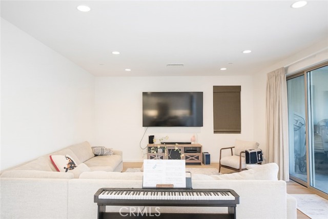 Detail Gallery Image 20 of 31 For 279 Barnes, Tustin,  CA 92782 - 4 Beds | 4/1 Baths