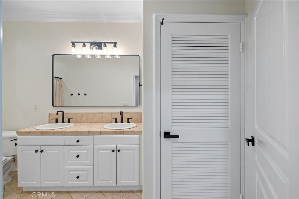 74644e74 0aab 45db Accd 5605cabfa736