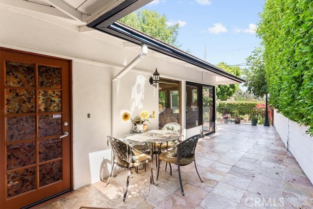 Detail Gallery Image 26 of 33 For 17861 Cathedral Pl, Encino,  CA 91316 - 3 Beds | 3 Baths