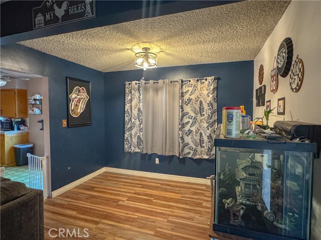 Detail Gallery Image 5 of 20 For 3504 Timberline, Bakersfield,  CA 93308 - 4 Beds | 2 Baths