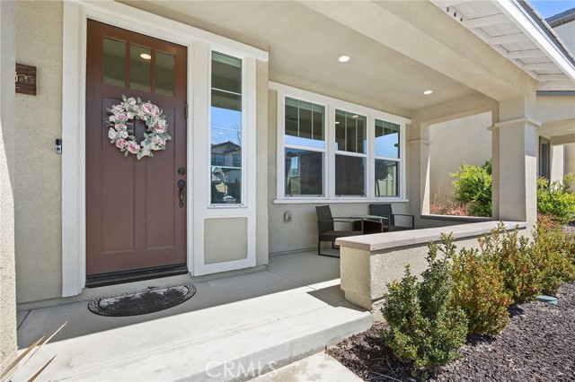 Detail Gallery Image 3 of 29 For 2118 Stone Gate Pl, Mentone,  CA 92359 - 4 Beds | 2 Baths