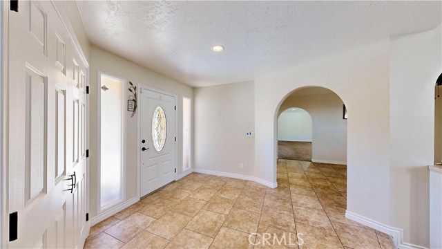 15460 Mandan Road, Apple Valley CA: https://media.crmls.org/medias/7466e650-855a-4fae-b143-20c7741ebd35.jpg