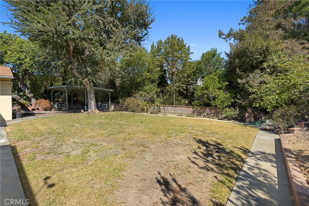 https://media.crmls.org/medias/74672d99-4e44-4b34-a10b-2b5d63fa09b7.jpg?preset=X-Large