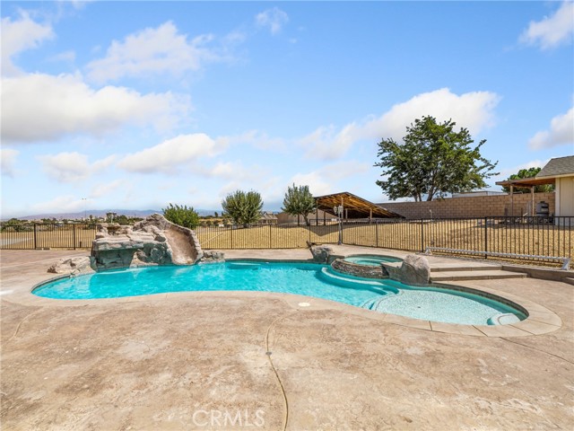 Detail Gallery Image 34 of 45 For 9521 Arrowhead Ct, Phelan,  CA 92371 - 4 Beds | 3 Baths