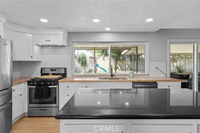 Detail Gallery Image 6 of 26 For 2258 N. Arrowhead, Rialto,  CA 92377 - 3 Beds | 2 Baths