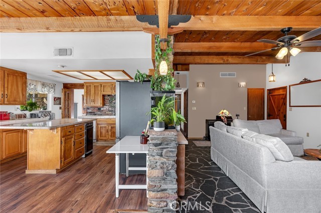 Detail Gallery Image 17 of 55 For 47515 Road 620, Oakhurst,  CA 93644 - 2 Beds | 3 Baths