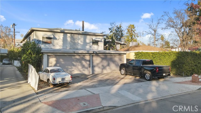 14413 Califa Street photo 3