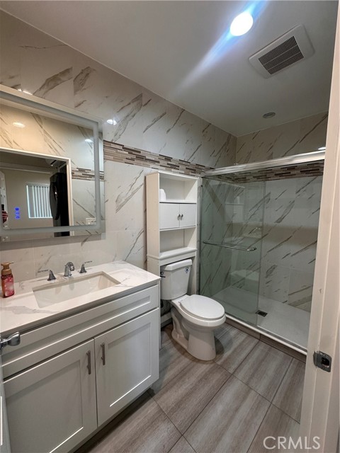 Detail Gallery Image 8 of 17 For 19115 Ludlow, Porter Ranch,  CA 91326 - 1 Beds | 1 Baths