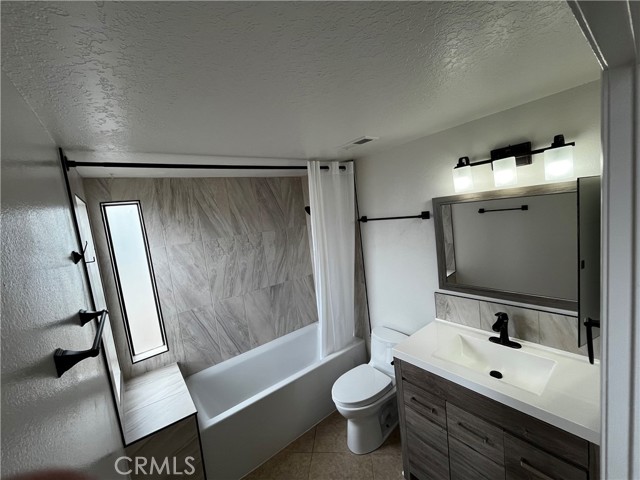 16960 Algonquin Street, Huntington Beach CA: https://media.crmls.org/medias/7469c65d-a1fd-4c63-b391-2e41e7e41346.jpg