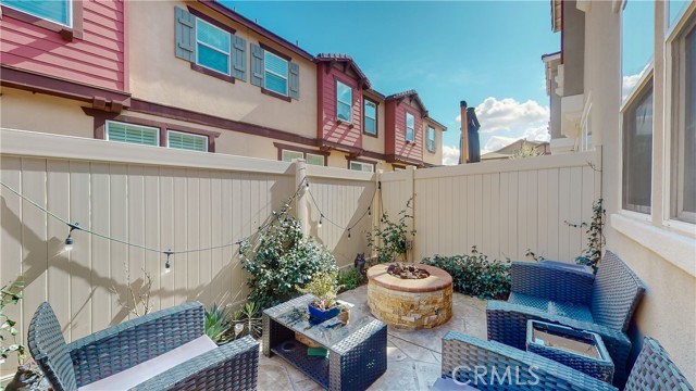 Detail Gallery Image 18 of 24 For 22075 Barrington Way, Saugus,  CA 91350 - 3 Beds | 2/1 Baths