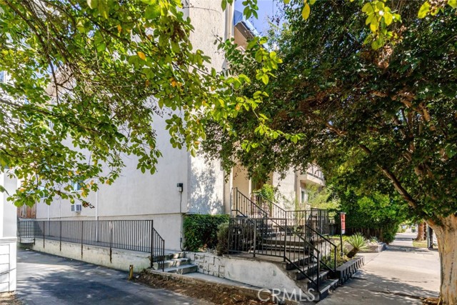 Detail Gallery Image 20 of 38 For 13543 Moorpark St #7,  Sherman Oaks,  CA 91423 - 2 Beds | 2 Baths