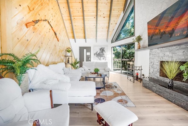 Detail Gallery Image 10 of 50 For 695 Grass Valley Rd, Lake Arrowhead,  CA 92352 - 3 Beds | 2 Baths