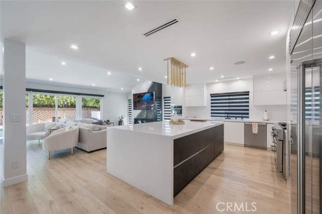 Detail Gallery Image 20 of 75 For 17043 Gunther St, Granada Hills,  CA 91344 - 4 Beds | 4 Baths