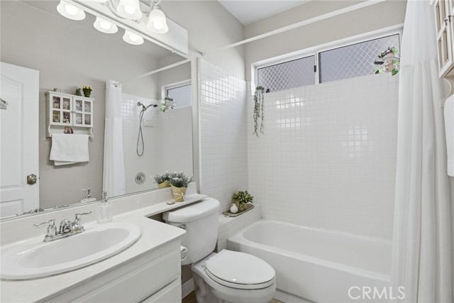 Detail Gallery Image 17 of 42 For 15546 Mallory Ct, Moorpark,  CA 93021 - 4 Beds | 3 Baths