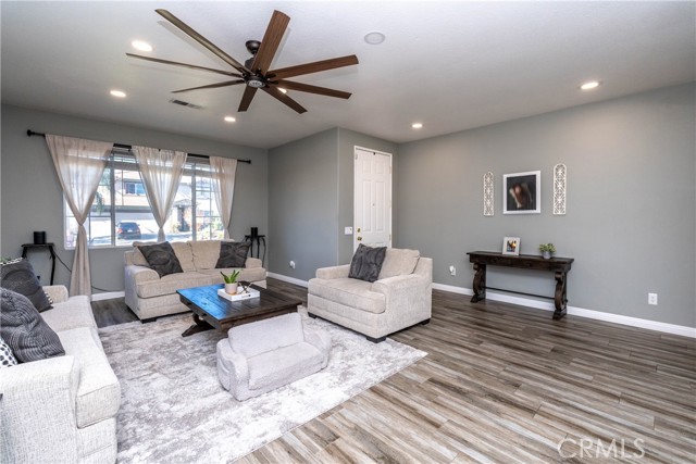 Detail Gallery Image 2 of 45 For 1166 Gainesway Cir, Beaumont,  CA 92223 - 3 Beds | 2 Baths