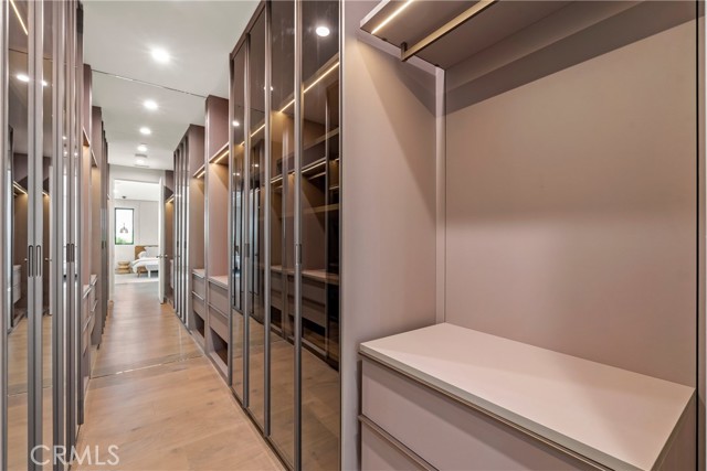 Detail Gallery Image 16 of 39 For 4625 Vesper Ave, Sherman Oaks,  CA 91403 - 5 Beds | 5/2 Baths