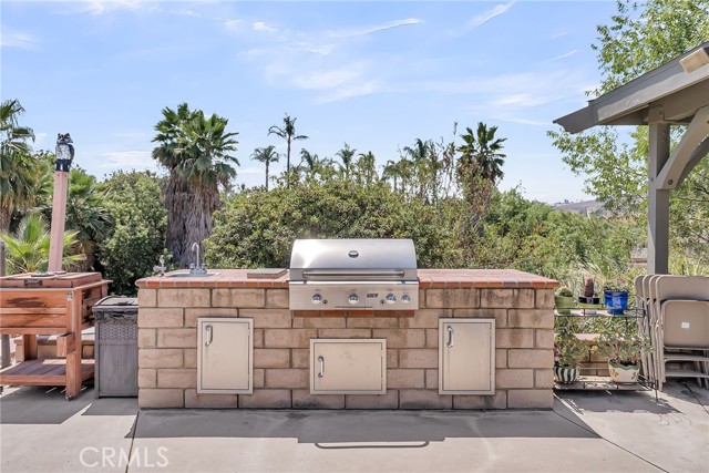 15725 Terraceview Court, Riverside CA: https://media.crmls.org/medias/746c956b-9e7e-46d1-a7da-efeb57b63350.jpg