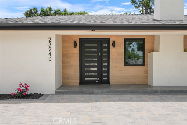 Detail Gallery Image 3 of 41 For 23240 Leonora Dr, Woodland Hills,  CA 91367 - 5 Beds | 5 Baths