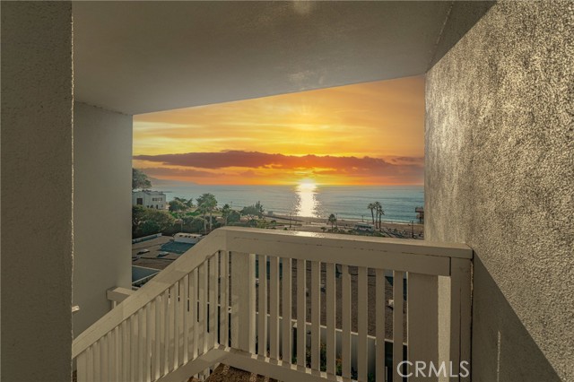 650 The Village, Redondo Beach, California 90277, 1 Bedroom Bedrooms, ,1 BathroomBathrooms,Residential,Sold,The Village,SB23219528