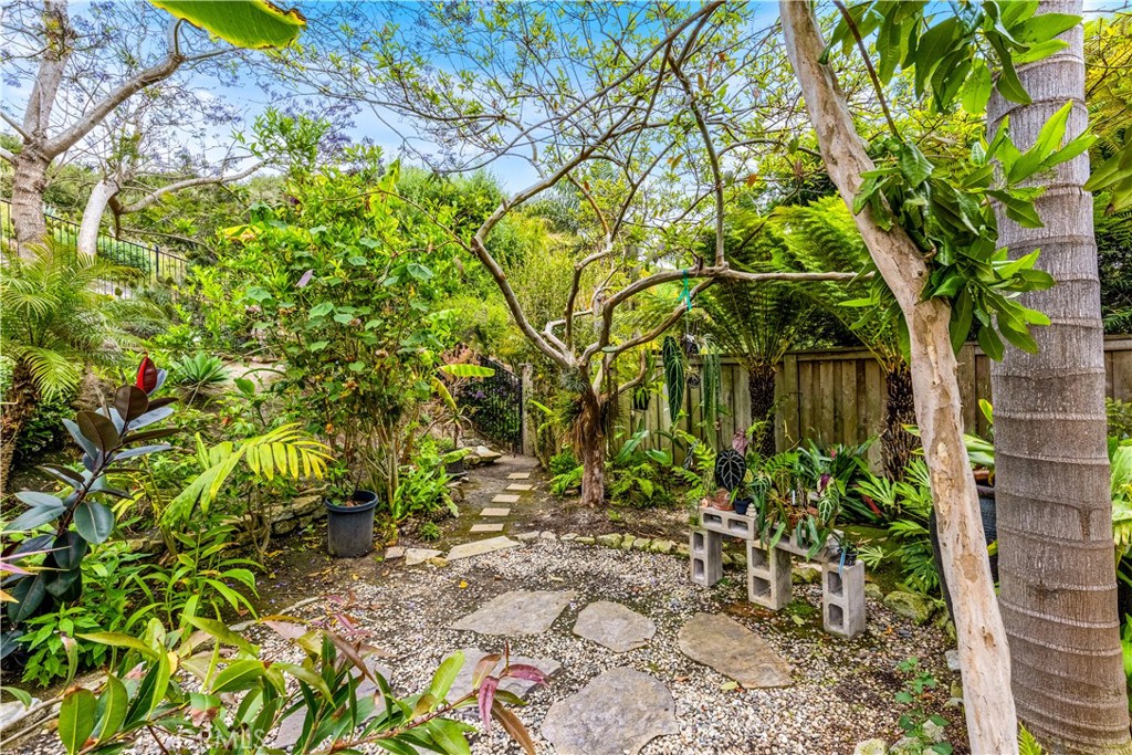 MLS #OC25095542 img 38