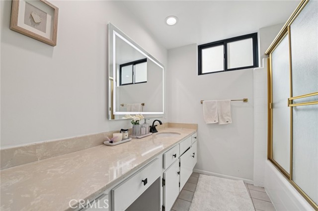 Detail Gallery Image 26 of 31 For 15937 Londelius St, North Hills,  CA 91343 - 3 Beds | 3 Baths