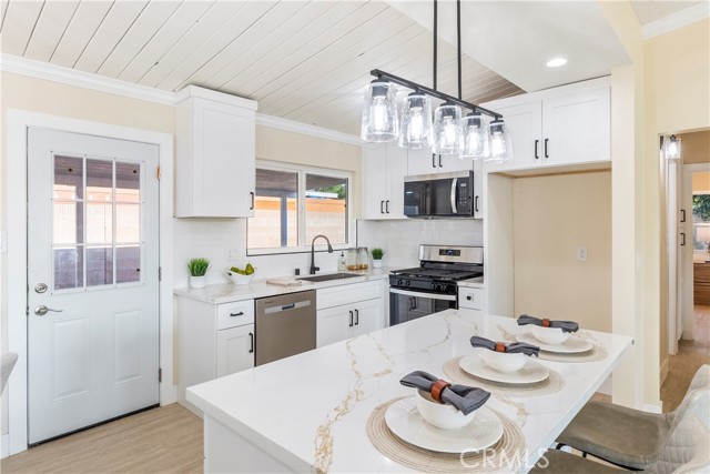 Detail Gallery Image 8 of 22 For 18203 Bellefont Dr, Azusa,  CA 91702 - 3 Beds | 1 Baths