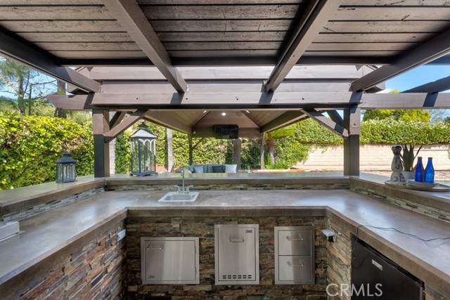 Detail Gallery Image 6 of 47 For 5684 Grey Rock Rd, Agoura Hills,  CA 91301 - 4 Beds | 4 Baths