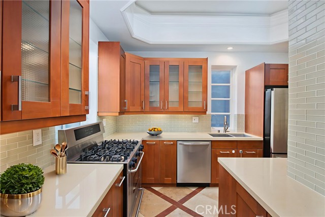 8655 Hillside Avenue, Los Angeles CA: https://media.crmls.org/medias/747059af-ccf6-4877-a32e-f6fabadd5268.jpg
