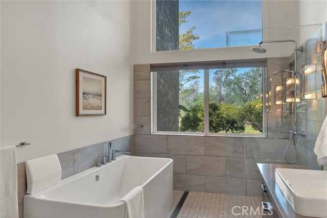Detail Gallery Image 40 of 73 For 189 Indian Cliffs Drive, Chico,  CA 95973 - 3 Beds | 3/1 Baths