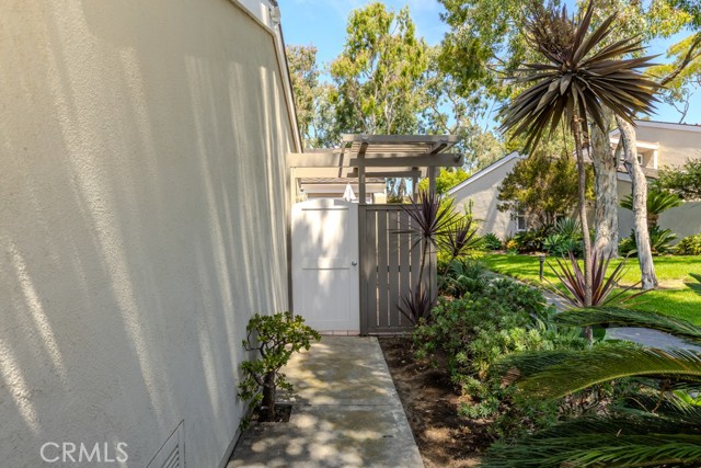 Detail Gallery Image 2 of 67 For 19745 Deep Harbor Dr, Huntington Beach,  CA 92648 - 2 Beds | 2 Baths