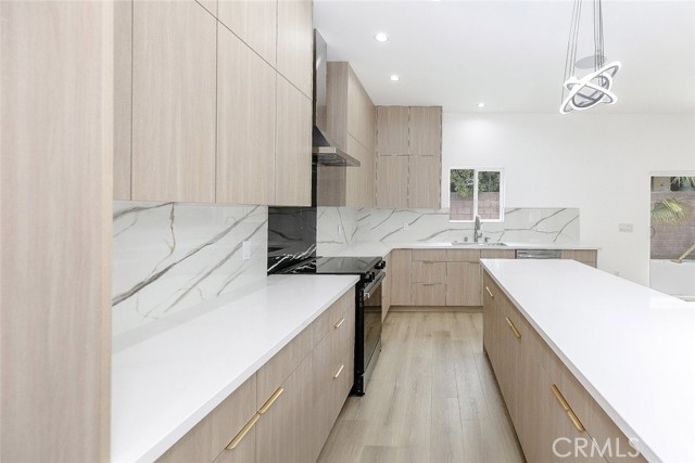 15009 Wyandotte Street, Van Nuys CA: https://media.crmls.org/medias/74710193-79fa-4c1a-b0e9-af38837de9c2.jpg
