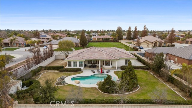 15521 Georges Letour Avenue, Bakersfield CA: https://media.crmls.org/medias/7471e1d3-4c51-43f4-8723-c2f626646478.jpg