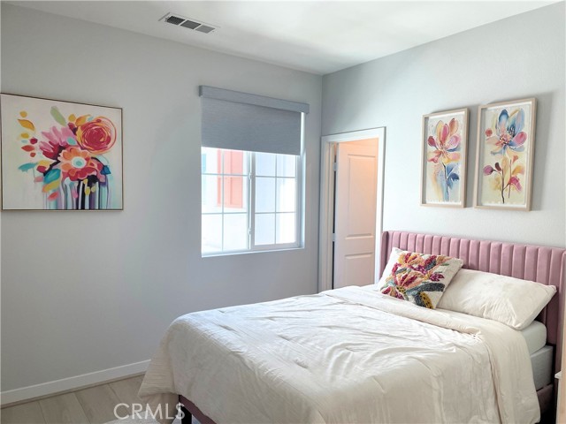 Detail Gallery Image 10 of 21 For 1060 N Anaheim Blvd #2, Anaheim,  CA 92801 - 4 Beds | 3/1 Baths