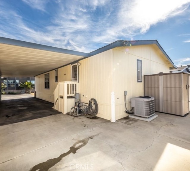 9080 Bloomfield Avenue, Cypress CA: https://media.crmls.org/medias/74730f49-c8c2-47c1-8208-e4c986f7aa0e.jpg