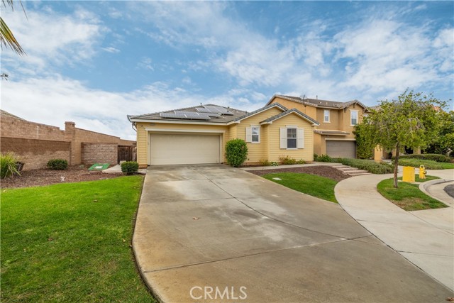 10894 Clover, Corona CA: https://media.crmls.org/medias/74731abe-45b7-49bd-9a32-a302eca2c634.jpg