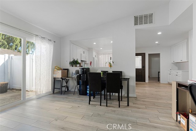 Image 9 of 25 For 3862 Ravenswood Drive