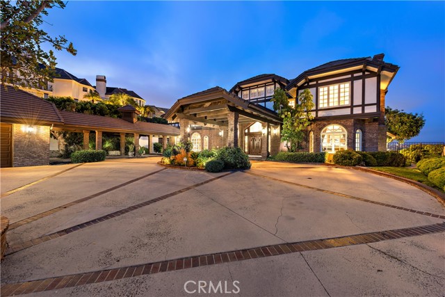 26126 Oroville Place, Laguna Hills CA: https://media.crmls.org/medias/747363f1-e6cc-4b22-9c32-56059deebb2d.jpg