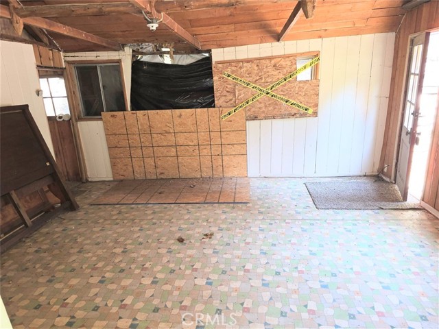 Detail Gallery Image 10 of 12 For 435 Blue Jay Canyon Rd, Blue Jay,  CA 92317 - 3 Beds | 1 Baths