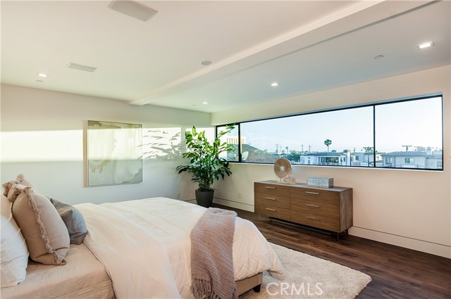 1635 Palm Drive, Hermosa Beach, California 90254, 4 Bedrooms Bedrooms, ,3 BathroomsBathrooms,Residential,Sold,Palm,SB17135203