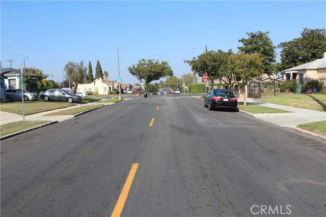 Detail Gallery Image 5 of 49 For 9812 S Denker, Los Angeles,  CA 90047 - 2 Beds | 1 Baths
