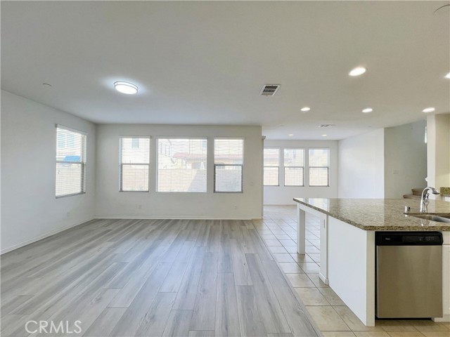 Detail Gallery Image 3 of 25 For 4953 S Bountiful Trail, Ontario,  CA 91762 - 4 Beds | 3 Baths